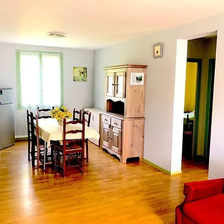 Apartment Chez Place A Estaing *