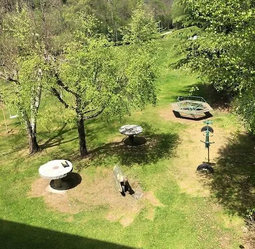 Chez Place A Estaing Estaing (Hautes-Pyrenees)